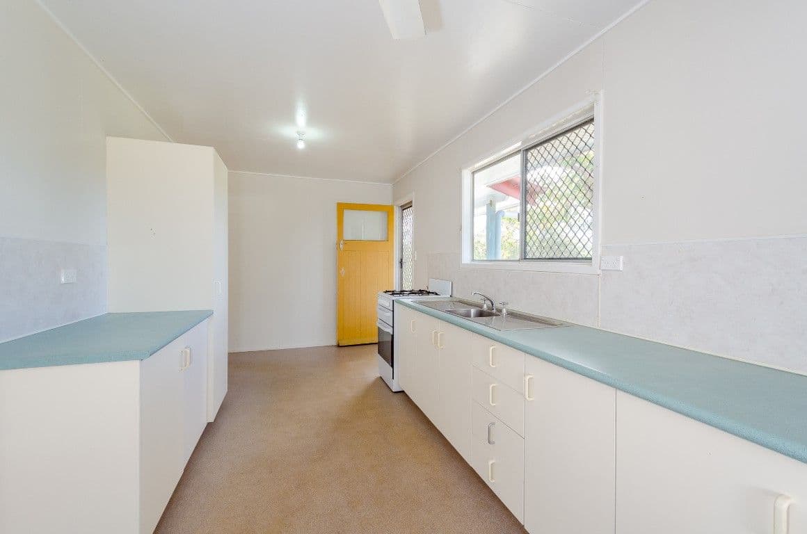 19 Pike Crescent, TOOLOOA QLD 4680, Toolooa - Thumbnail 2