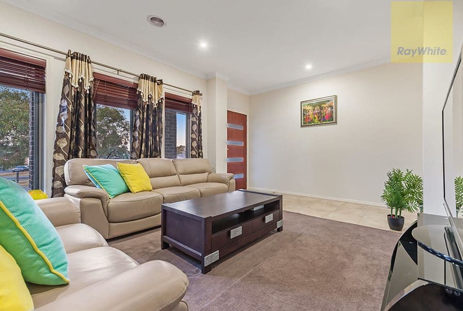 31 Fermont Avenue, Craigieburn VIC 3064, Craigieburn - Thumbnail 2