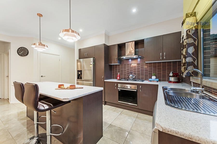 31 Fermont Avenue, Craigieburn VIC 3064, Craigieburn - Thumbnail 3