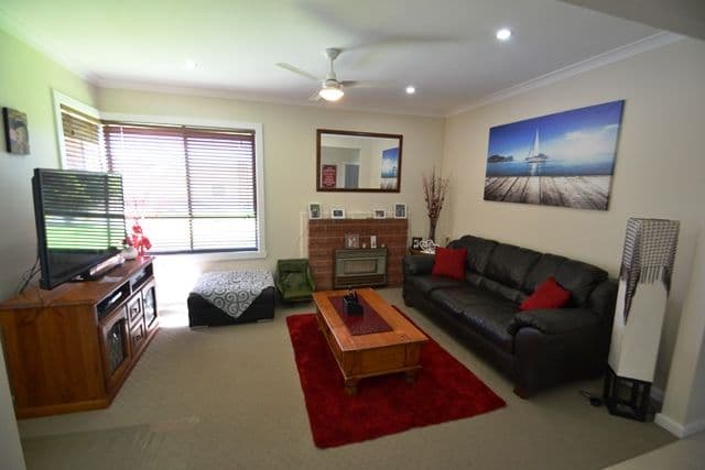 28 Tehan Street, Seymour VIC 3660, Seymour - Thumbnail 4