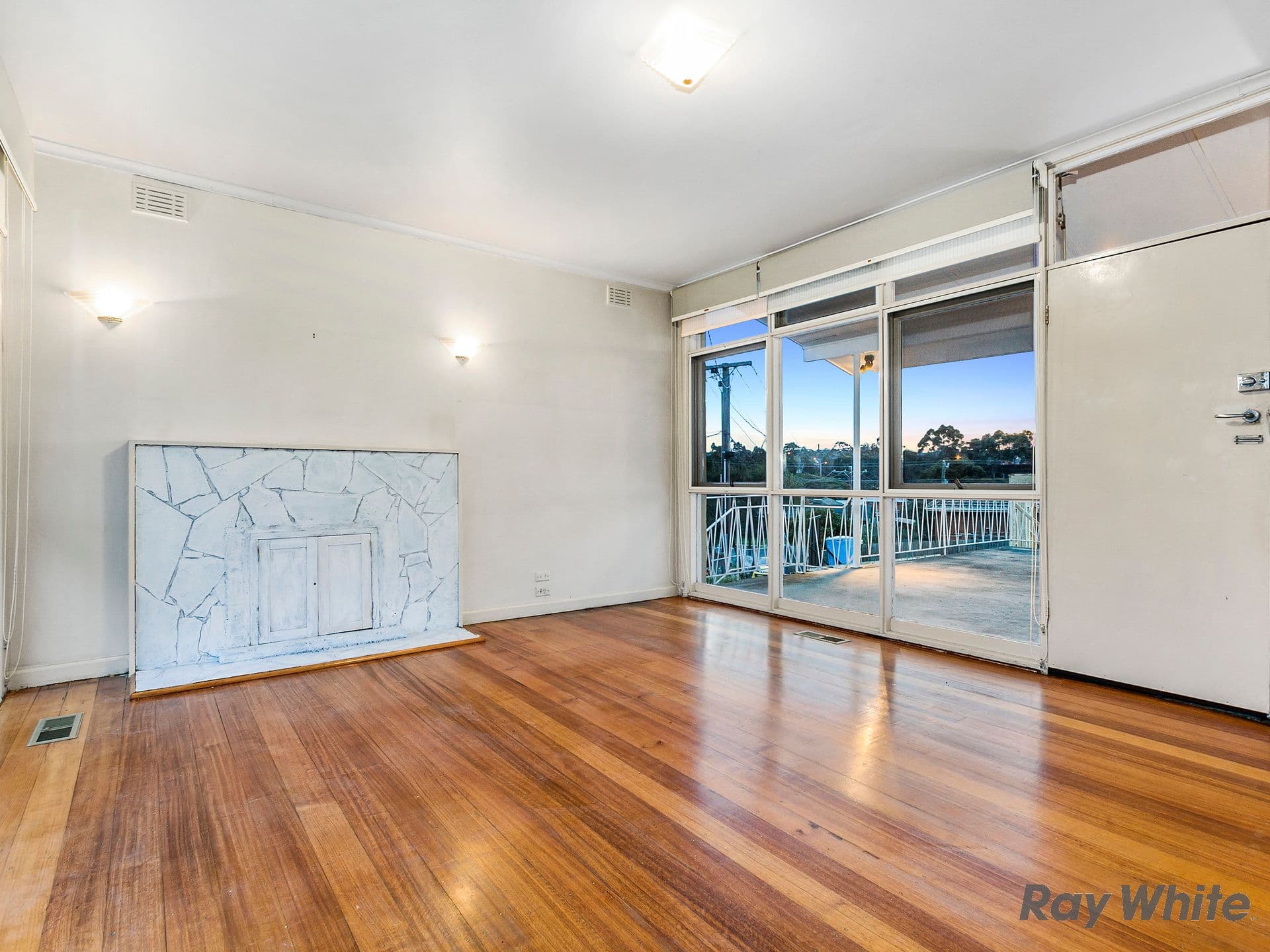 2 Louise Court, Doncaster VIC 3108, Doncaster - Thumbnail 2