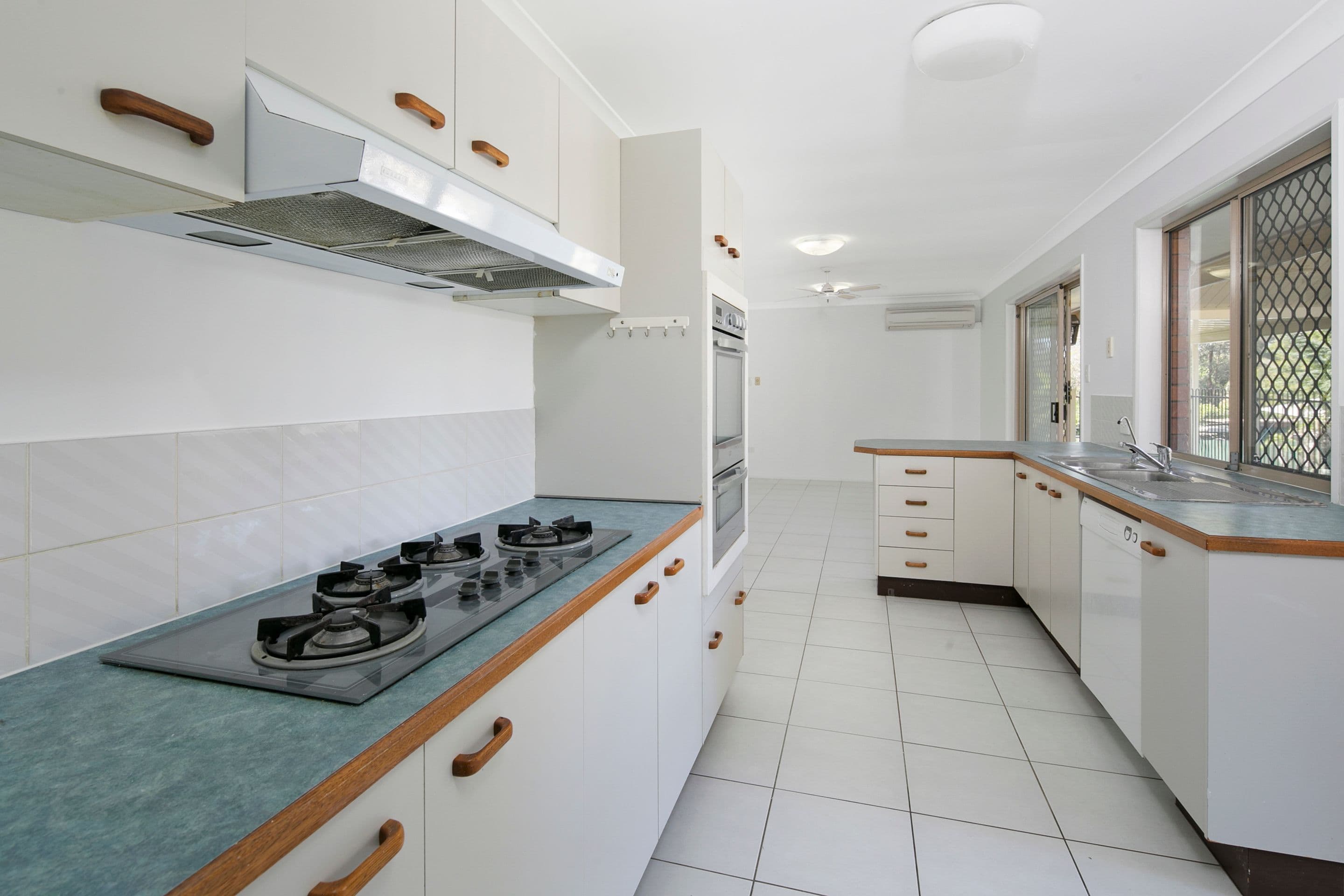 69 Spoonbill Street, Birkdale QLD 4159, Birkdale - Thumbnail 4