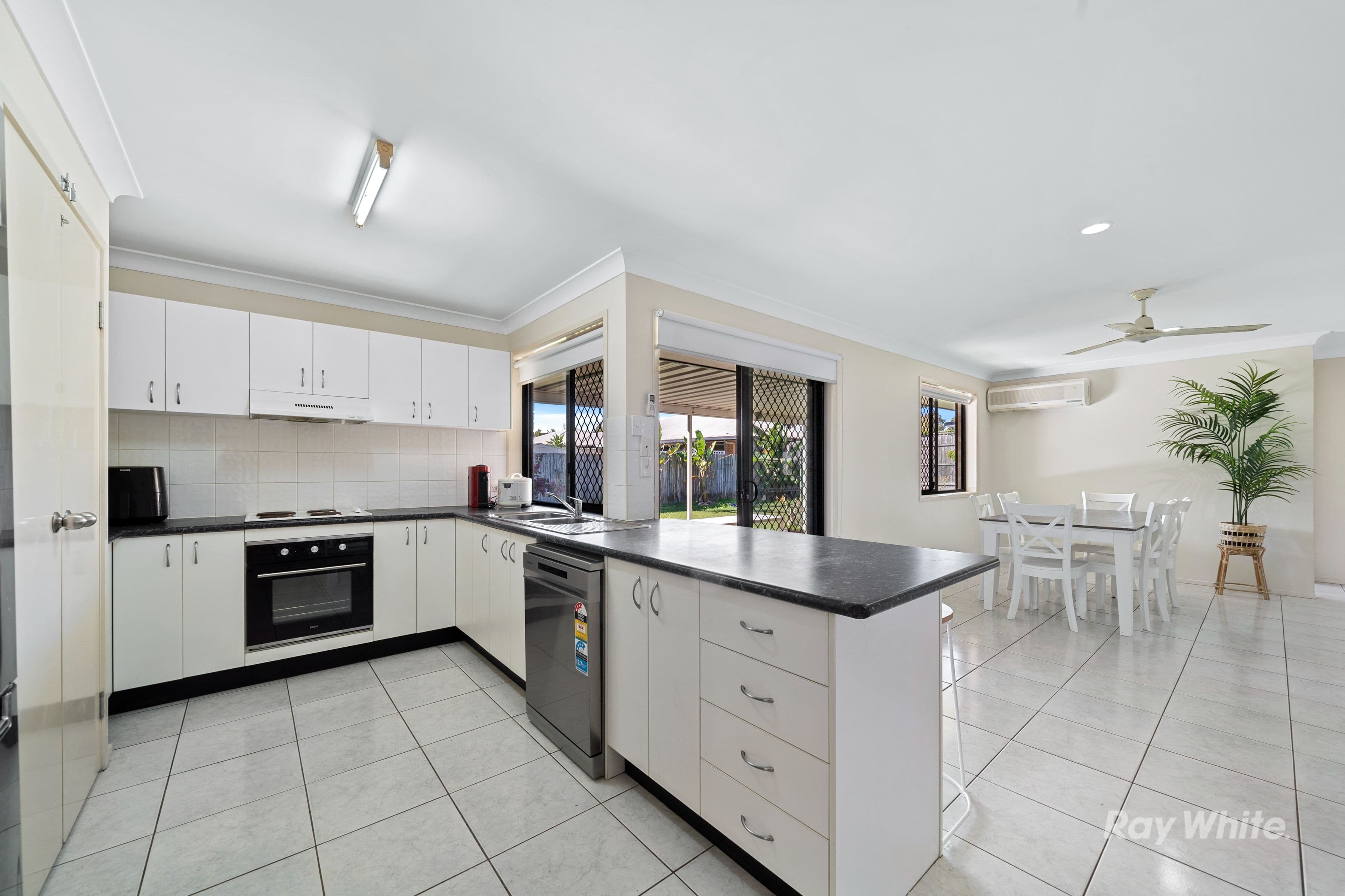 38 Pidgeon Boulevard, Crestmead QLD 4132, Crestmead - Thumbnail 4