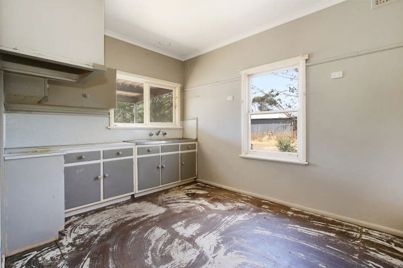 1 Kindra Street, Rand - Thumbnail 3