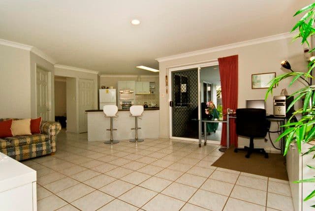 4  Setonhall Court, SIPPY DOWNS QLD 4556, Sippy Downs - Thumbnail 4