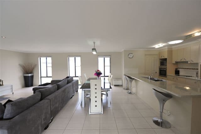 29 Elizabeth Street, WESTBROOK QLD 4350, Westbrook - Thumbnail 3