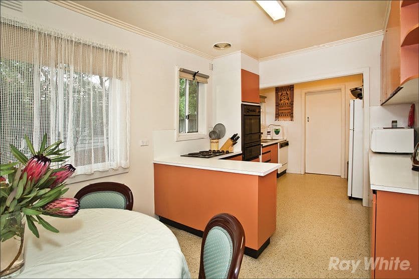 30 Tobias Avenue, GLEN WAVERLEY VIC 3150, Glen Waverley - Thumbnail 2