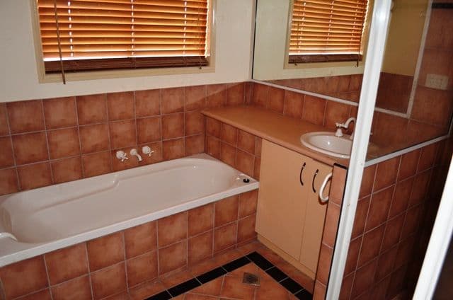 16 Thoras Parade, Goondiwindi QLD 4390, Goondiwindi - Thumbnail 2