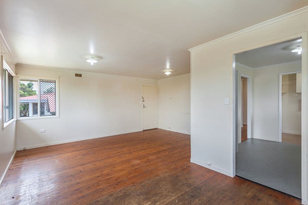 11 McMahon Crescent, Newtown QLD 4350, Newtown - Thumbnail 2