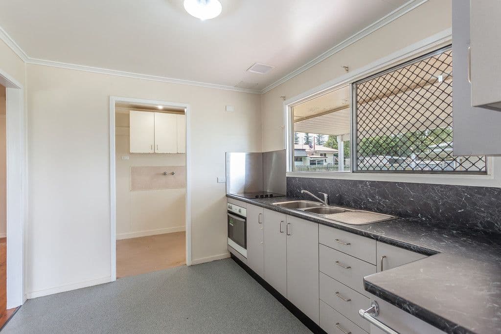 11 McMahon Crescent, Newtown QLD 4350, Newtown - Thumbnail 3