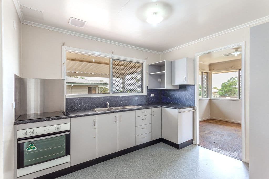 11 McMahon Crescent, Newtown QLD 4350, Newtown - Thumbnail 4