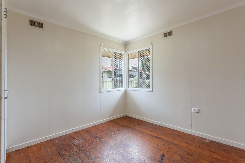 11 McMahon Crescent, Newtown QLD 4350, Newtown - Thumbnail 6