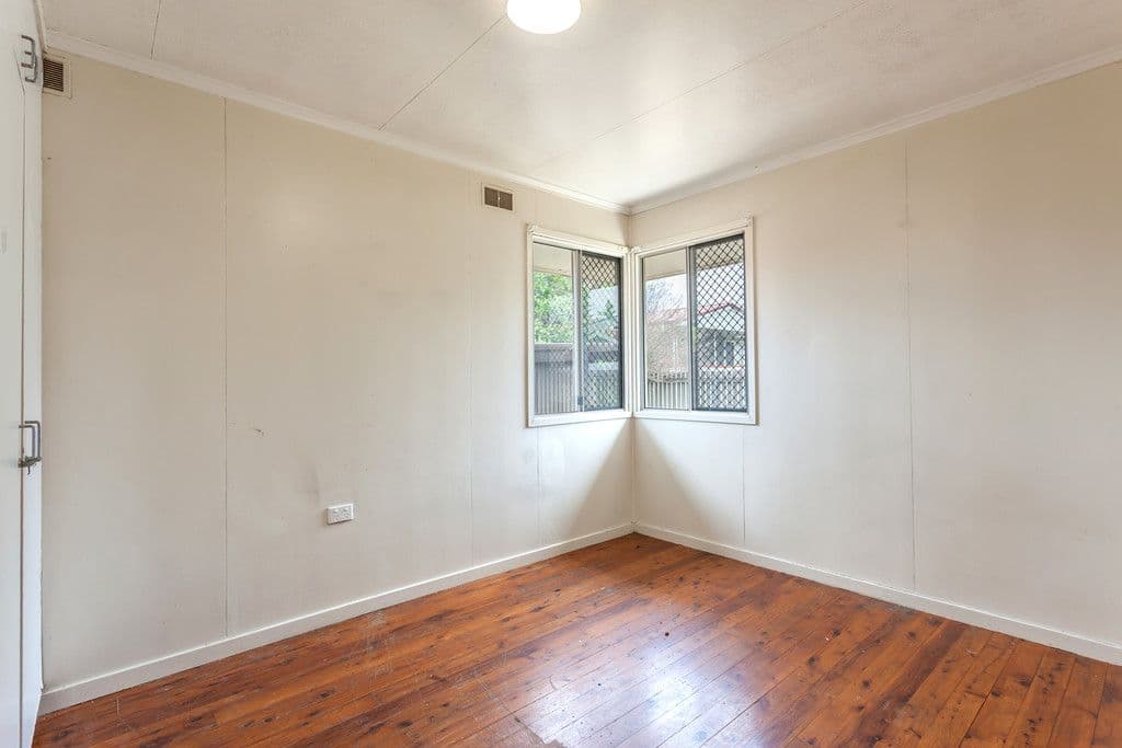 11 McMahon Crescent, Newtown QLD 4350, Newtown - Thumbnail 7