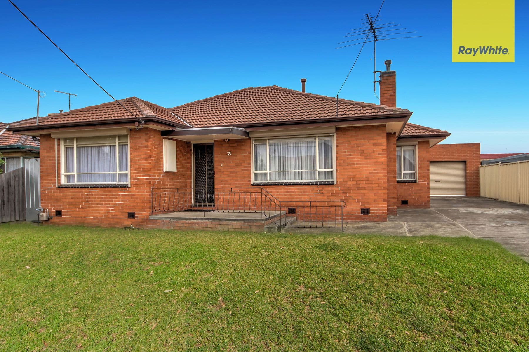 39 Leslie Street, St Albans VIC 3021, St Albans - Image 1