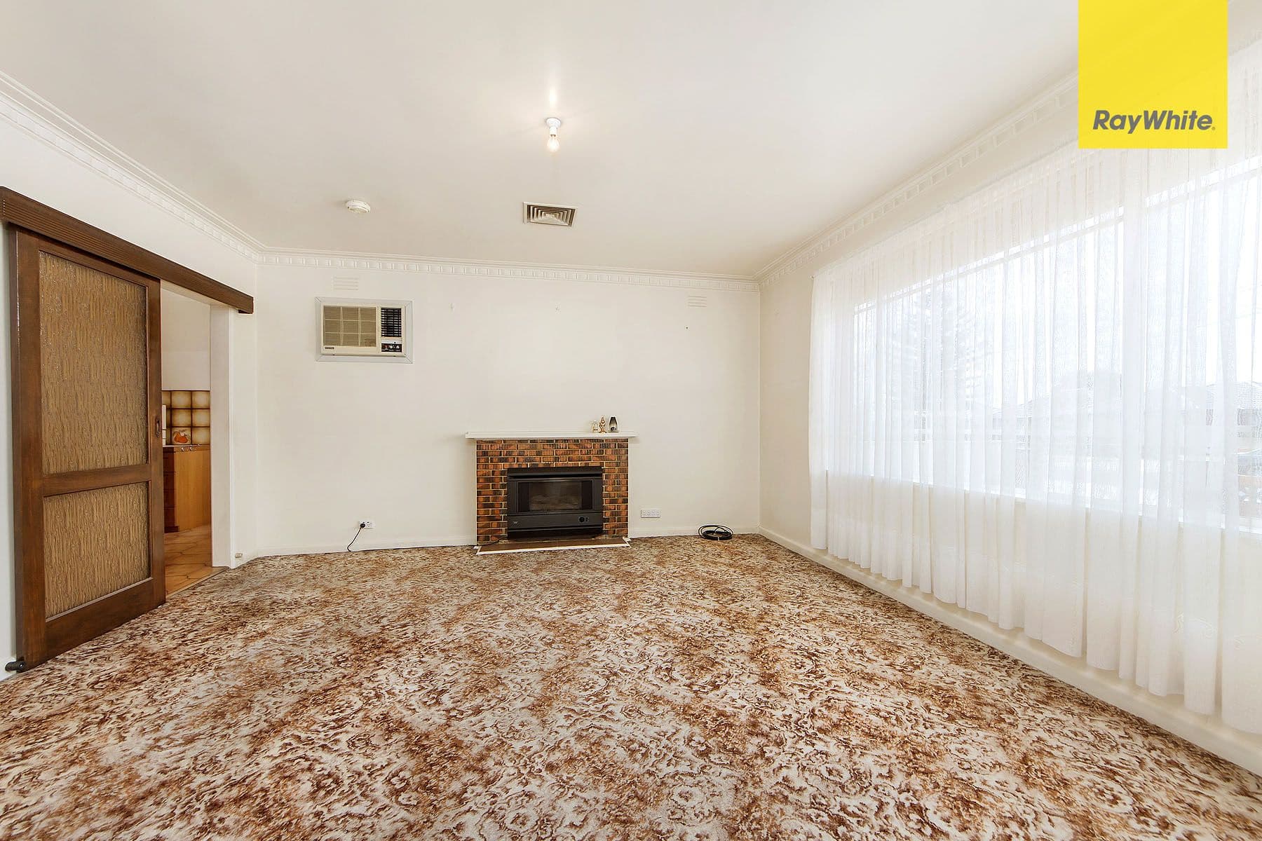 39 Leslie Street, St Albans VIC 3021, St Albans - Thumbnail 2