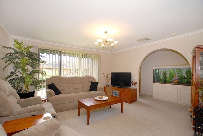 64 Francis Crescent, FERNTREE GULLY VIC 3156, Ferntree Gully - Thumbnail 2