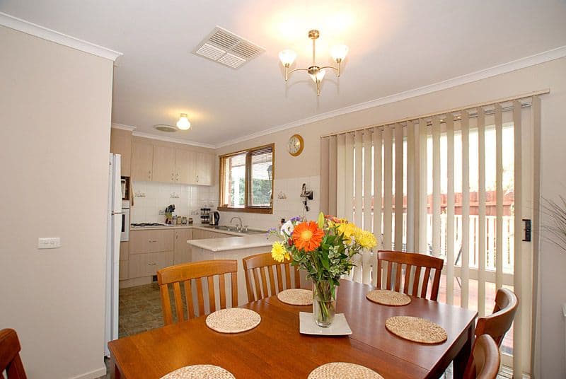 64 Francis Crescent, FERNTREE GULLY VIC 3156, Ferntree Gully - Thumbnail 3