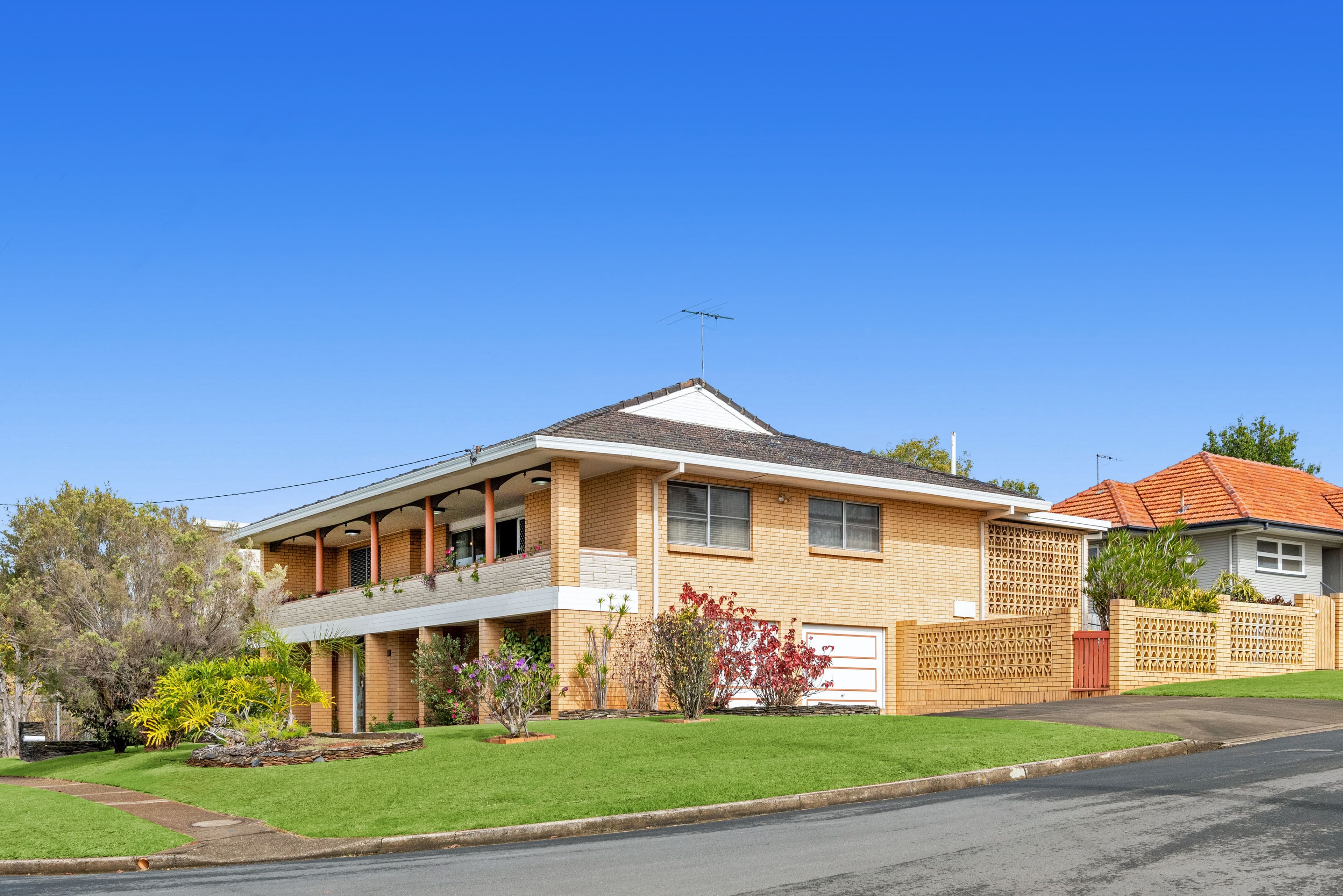 34 Kennington Road, Camp Hill QLD 4152, Camp Hill - Thumbnail 2