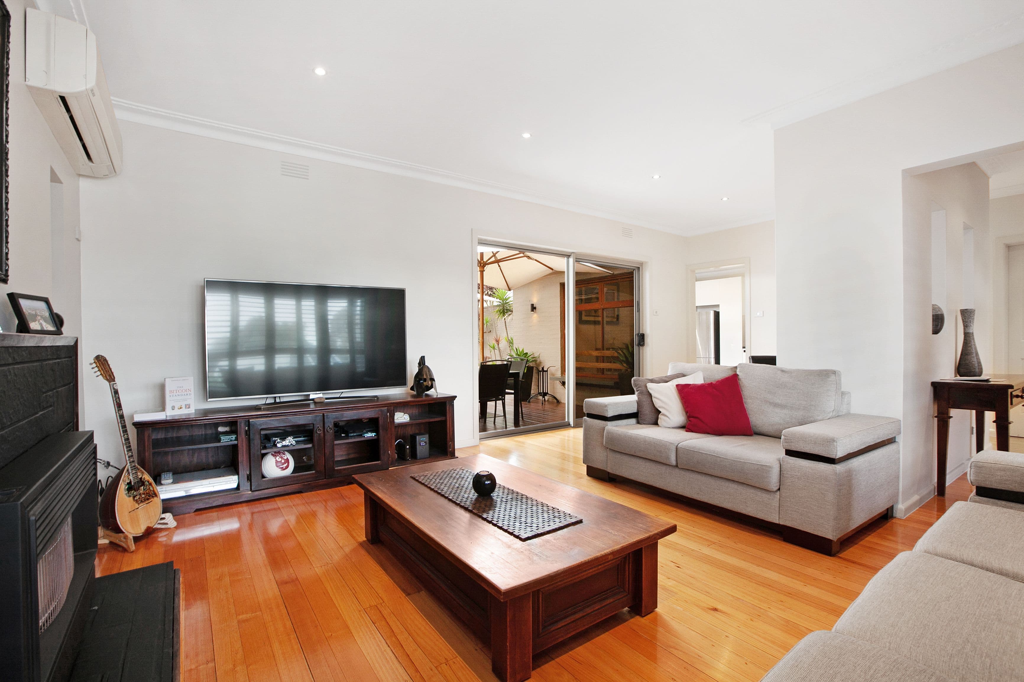 32 Locher Avenue, Reservoir VIC 3073, Reservoir - Thumbnail 4