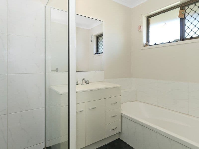 18 Japonica Street, Eagleby QLD 4207, Eagleby - Thumbnail 5