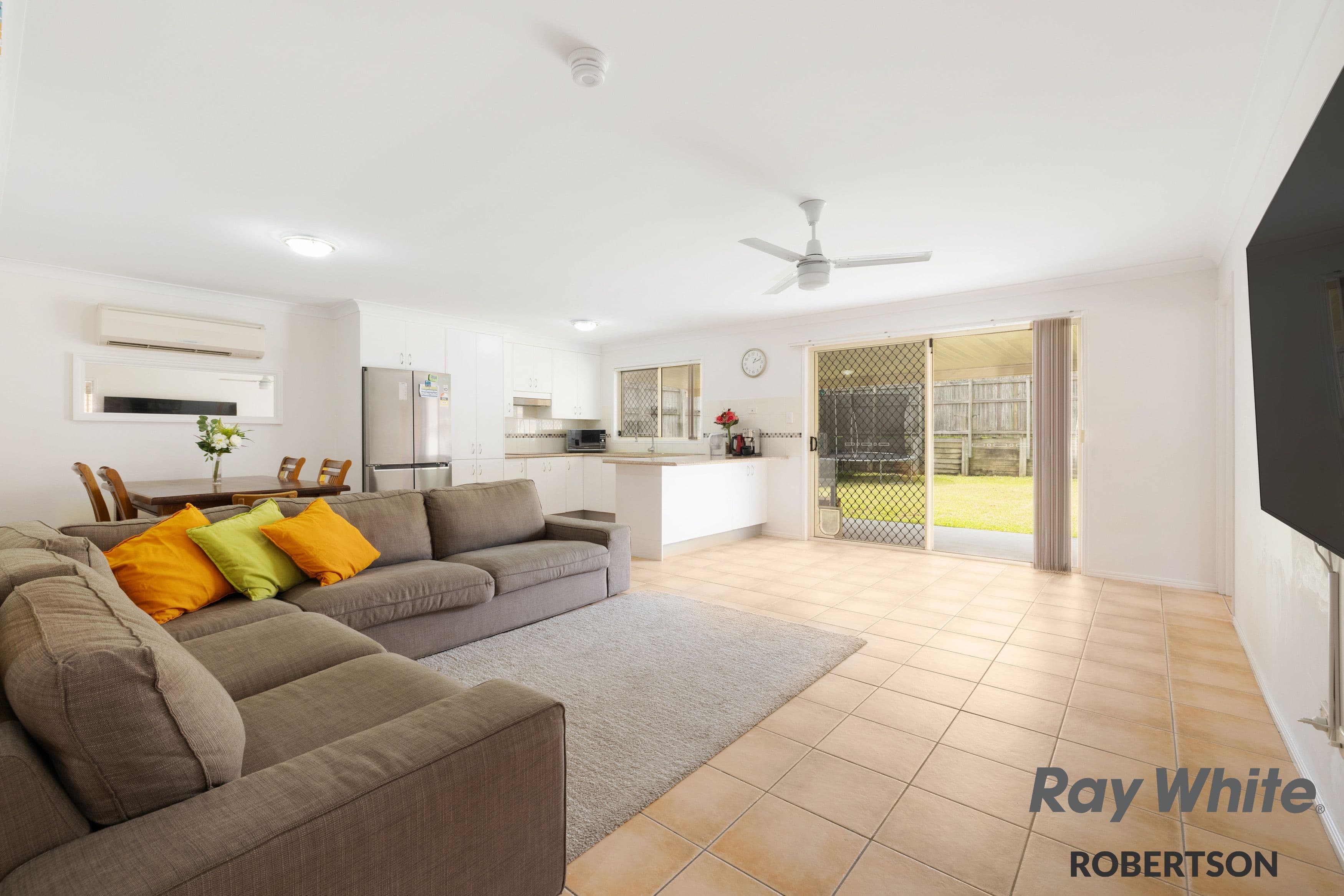 9 Frances Place, Calamvale QLD 4116, Calamvale - Thumbnail 2