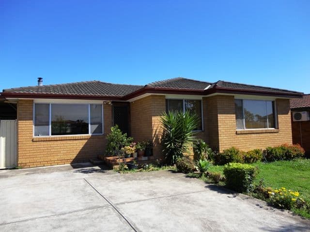 13 Glenfern Crescent, BOSSLEY PARK NSW 2176, Bossley Park - Image 1