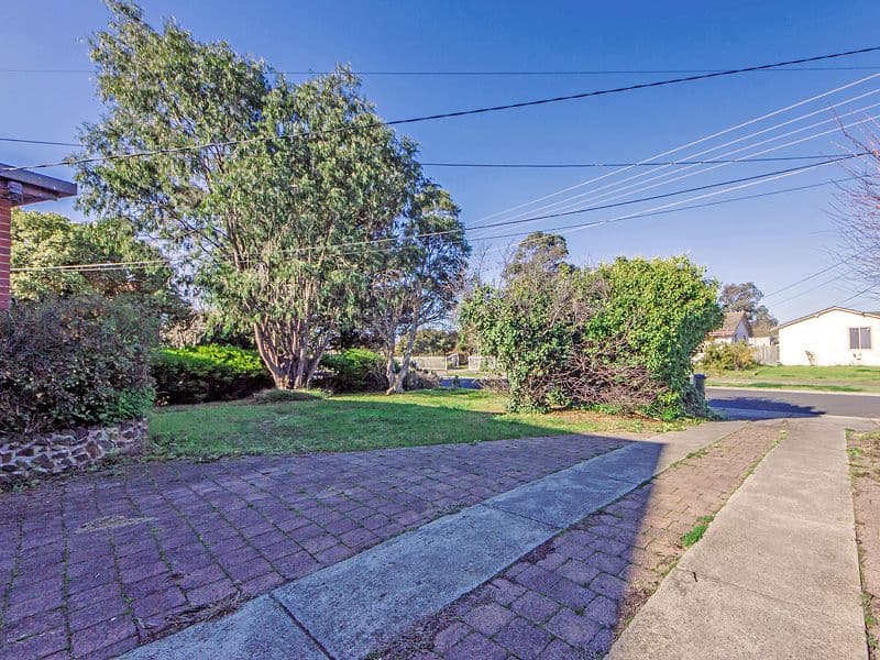 25 RICHMOND Crescent, Werribee VIC 3030, Werribee - Thumbnail 2