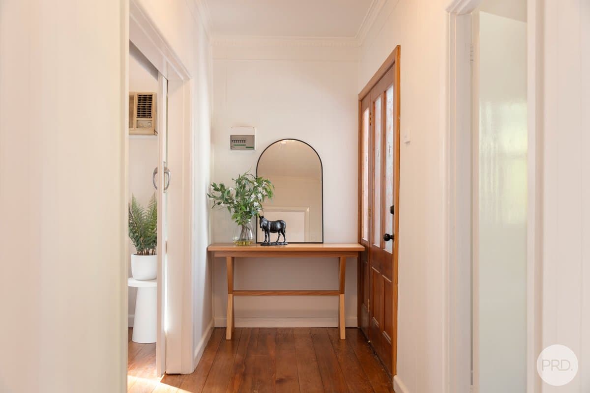 107
                Clyde
                Street
            
            
            
            soldiers hill
            
            
            VIC,
            3350, Soldiers Hill - Thumbnail 4