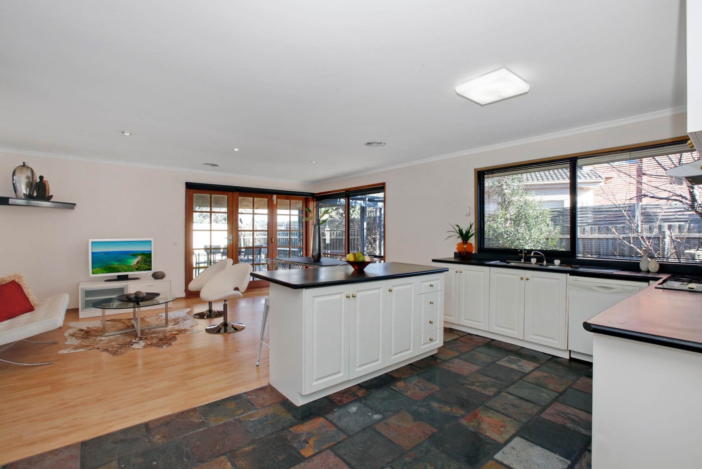 29 Lady Penrhyn Avenue, MILL PARK VIC 3082, Mill Park - Thumbnail 2