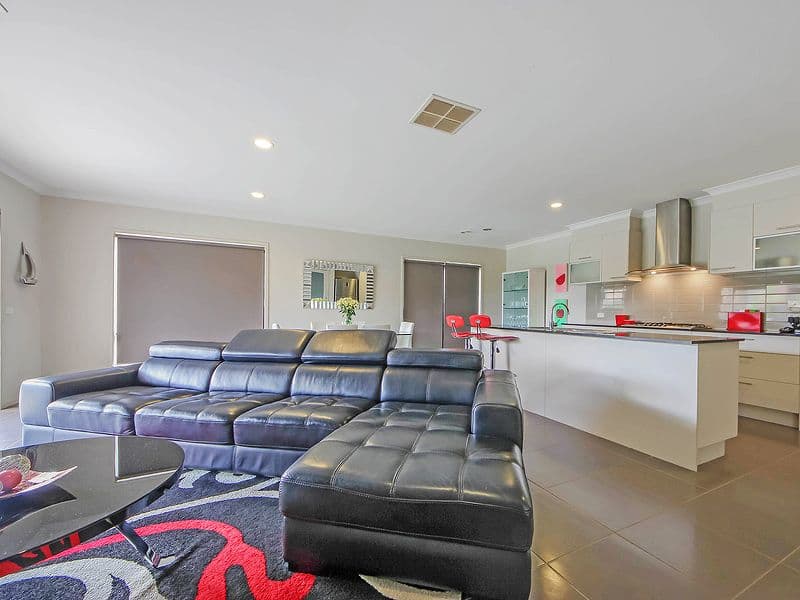 14 Tamar Avenue, Point Cook VIC 3030, Point Cook - Thumbnail 8
