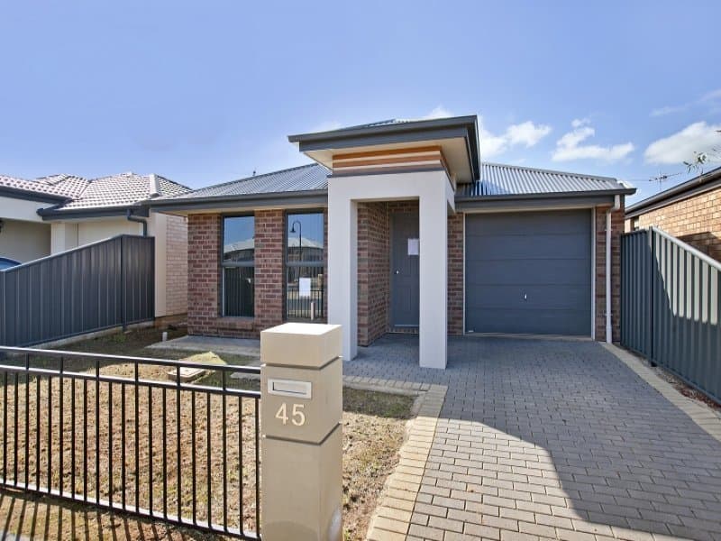 45 Riesling Crescent, Andrews Farm - Image 1