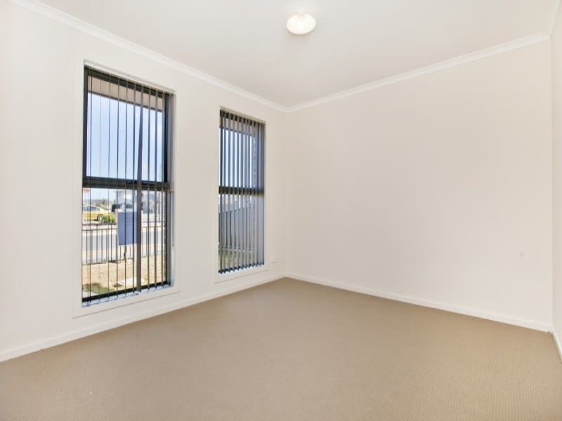 45 Riesling Crescent, Andrews Farm - Thumbnail 2