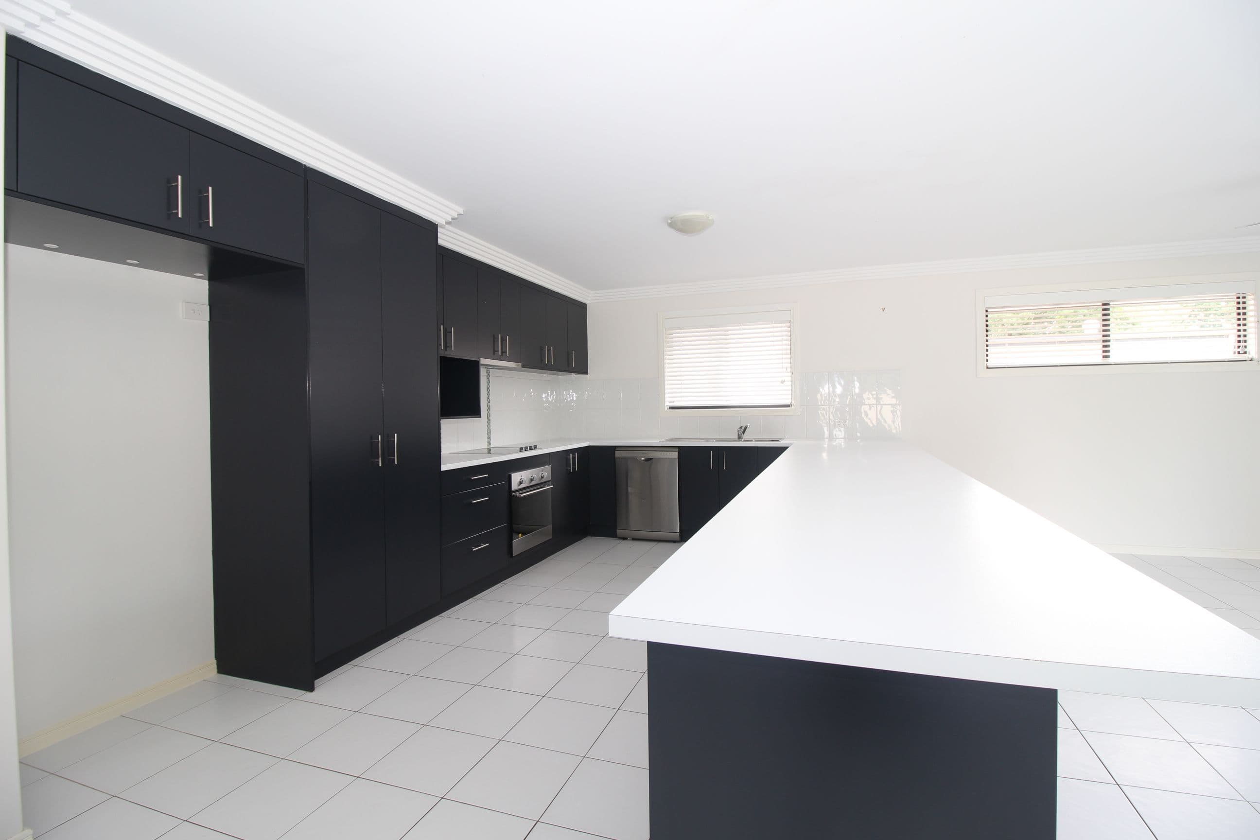 63 Newman Drive, Emerald QLD 4720, Emerald - Thumbnail 3
