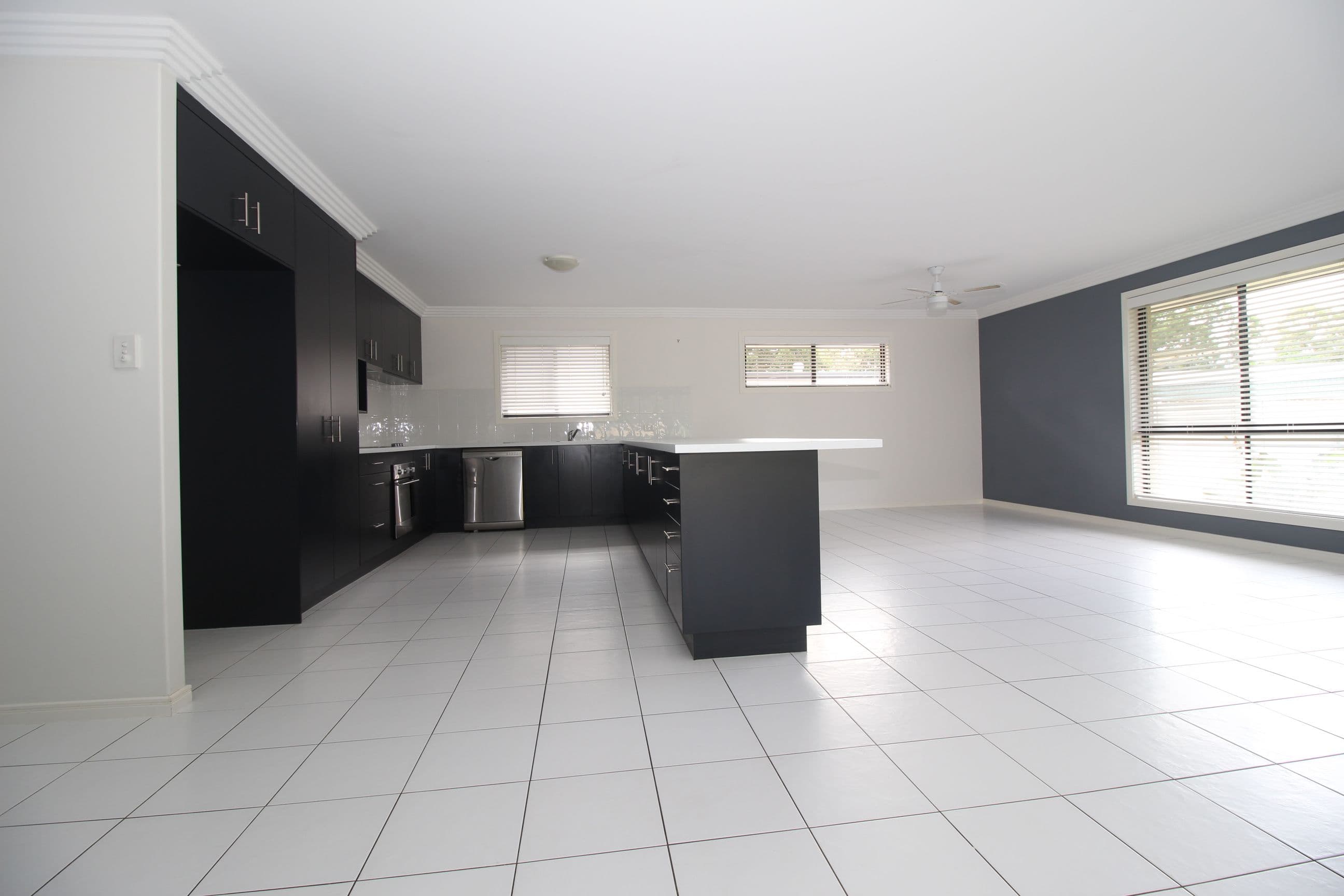 63 Newman Drive, Emerald QLD 4720, Emerald - Thumbnail 8