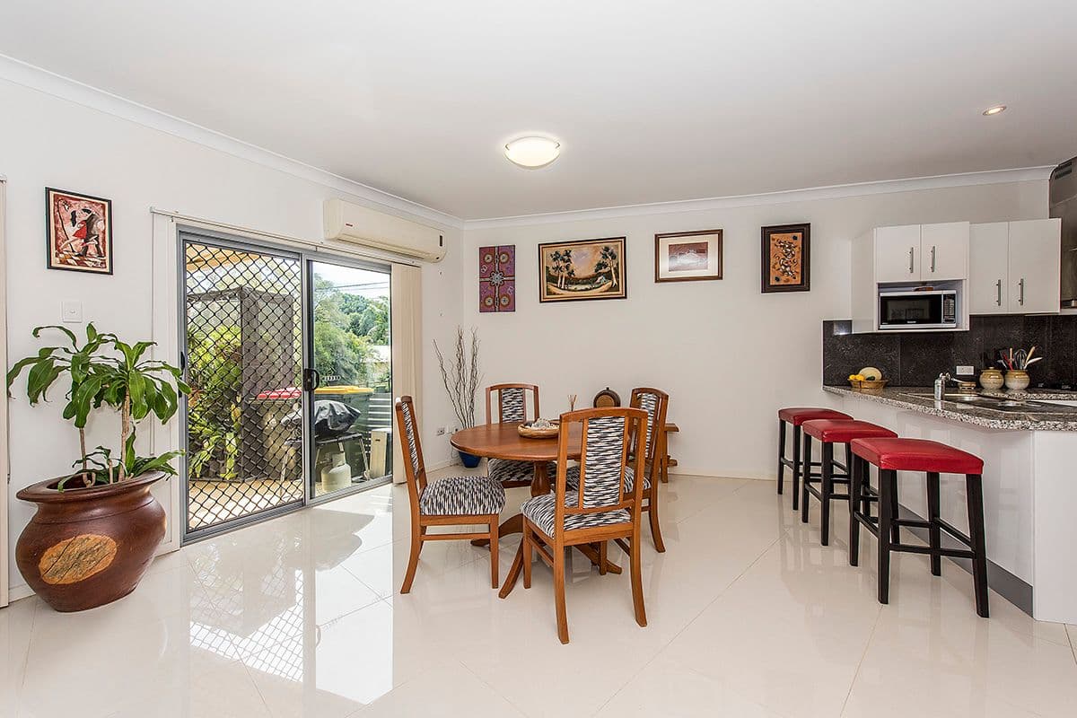 42 Embie Street, Holland Park West QLD 4121, Holland Park West - Thumbnail 4