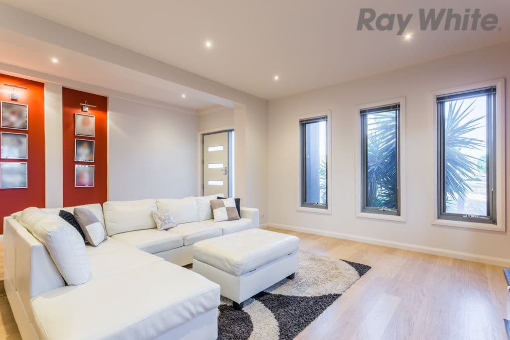 7 Hopetoun Green, Caroline Springs VIC 3023, Caroline Springs - Thumbnail 3