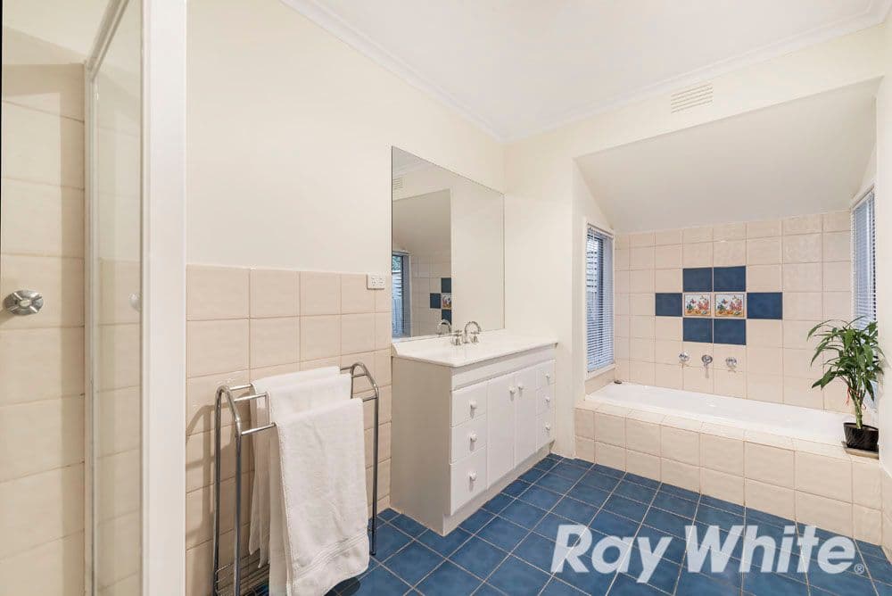 5 Balmoral Court, Glen Waverley VIC 3150, Glen Waverley - Thumbnail 6