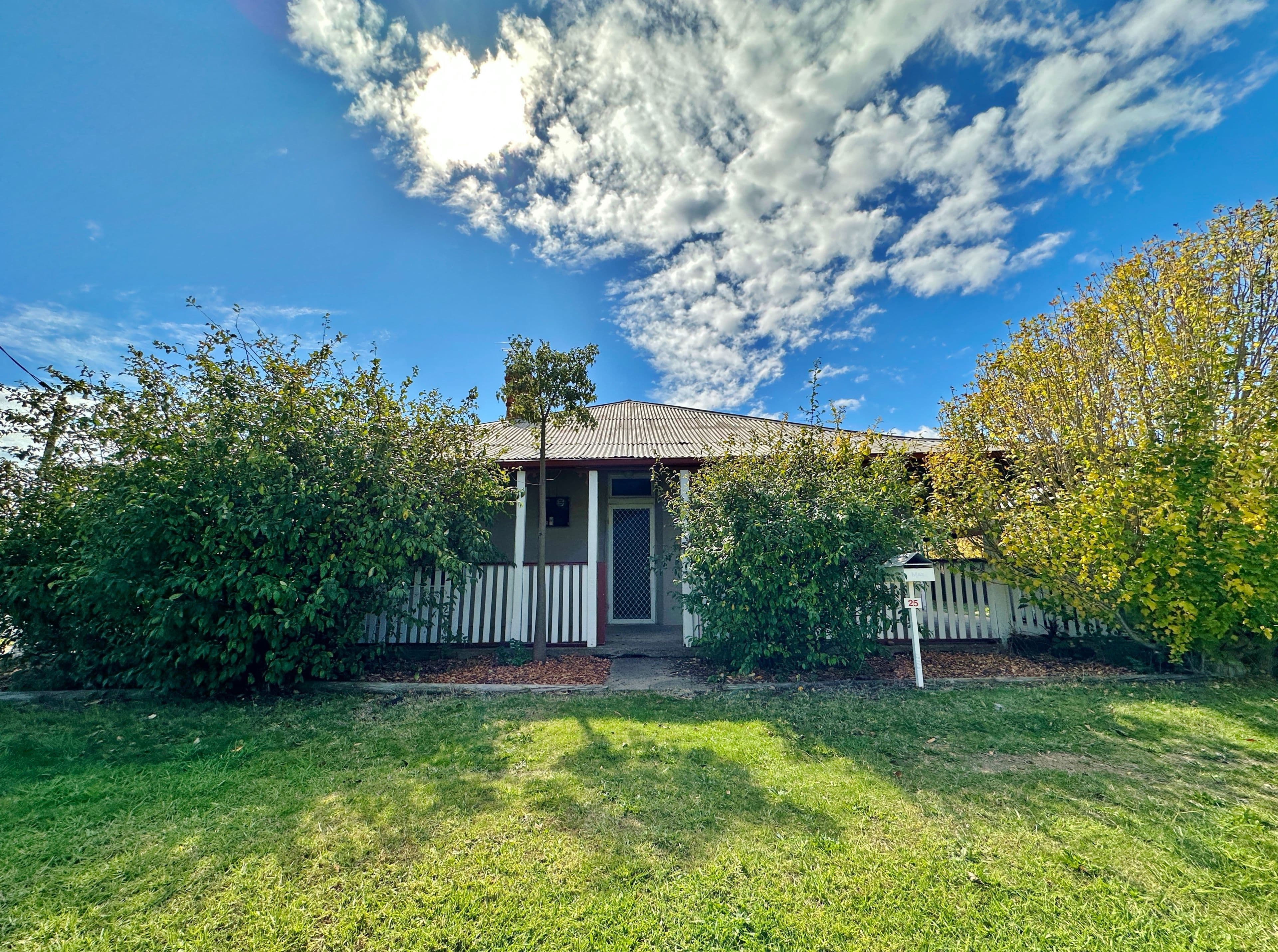 25 Gordon Street, Young NSW 2594, Young - Thumbnail 2
