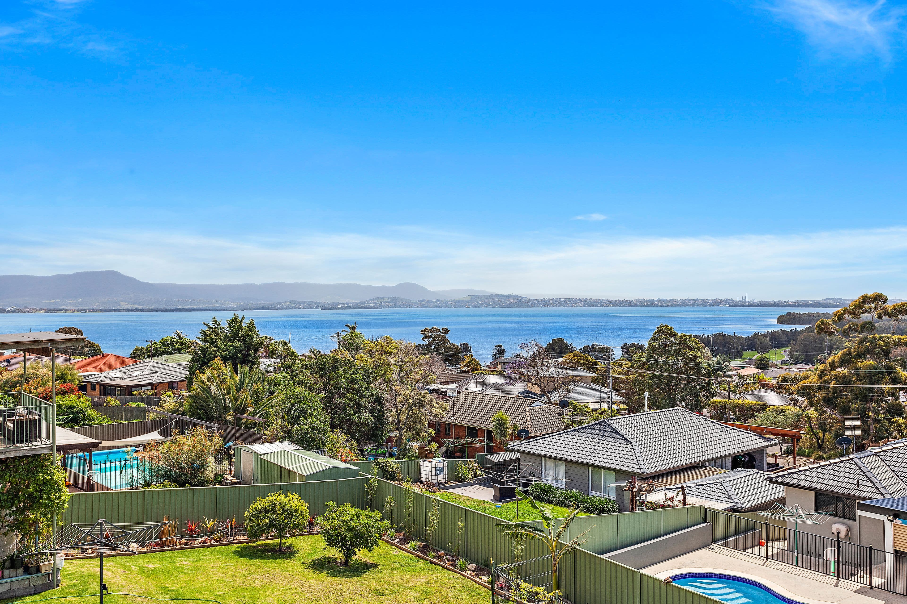 6 Monckton Avenue, Mount Warrigal - Thumbnail 3