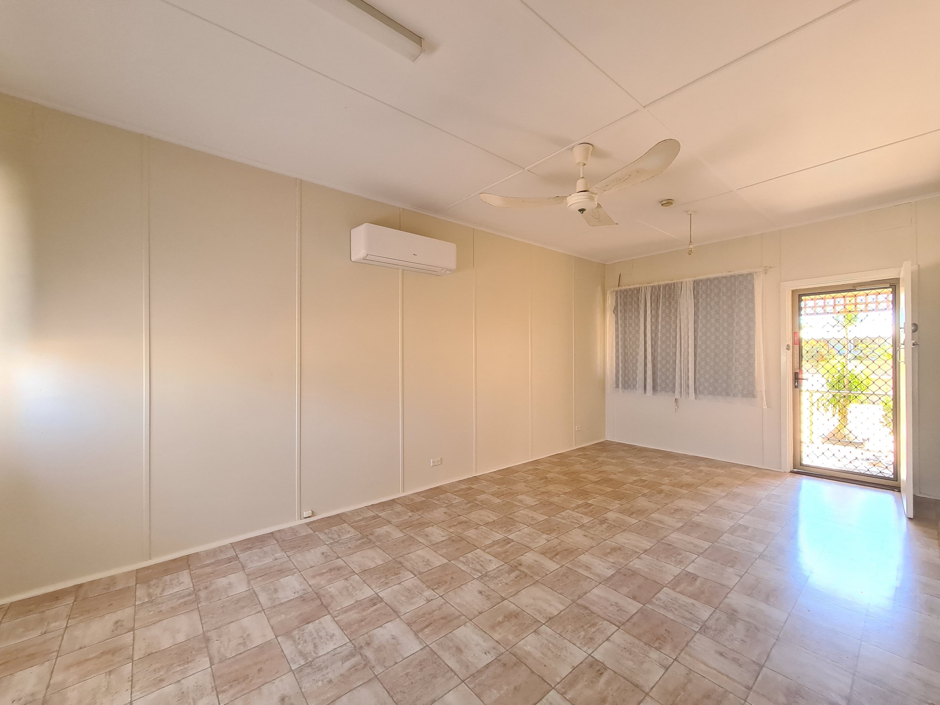7 Orr Street, Carnarvon WA 6701, South Carnarvon - Thumbnail 2