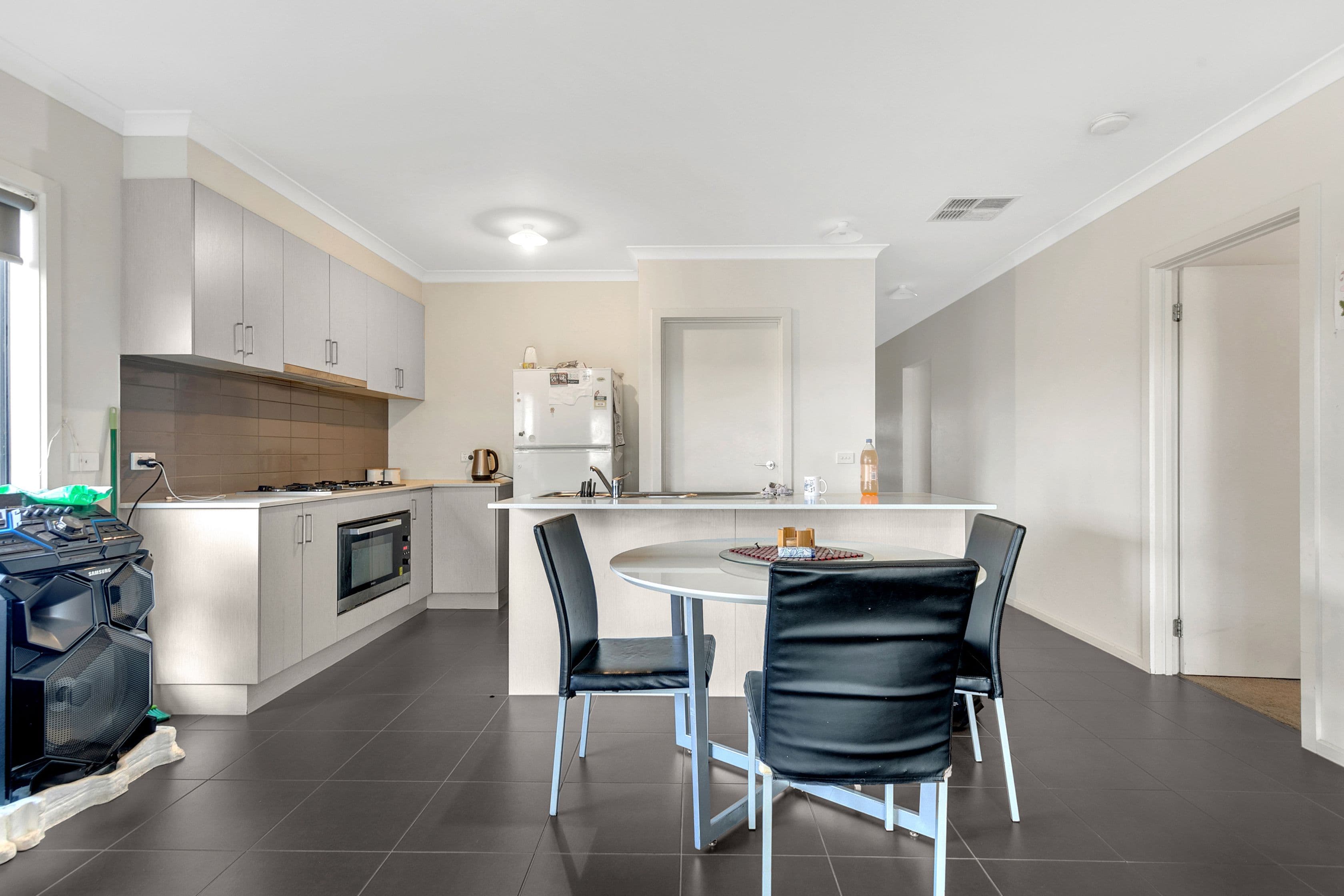 15 Bernwood Road, Mickleham VIC 3064, Mickleham - Thumbnail 3