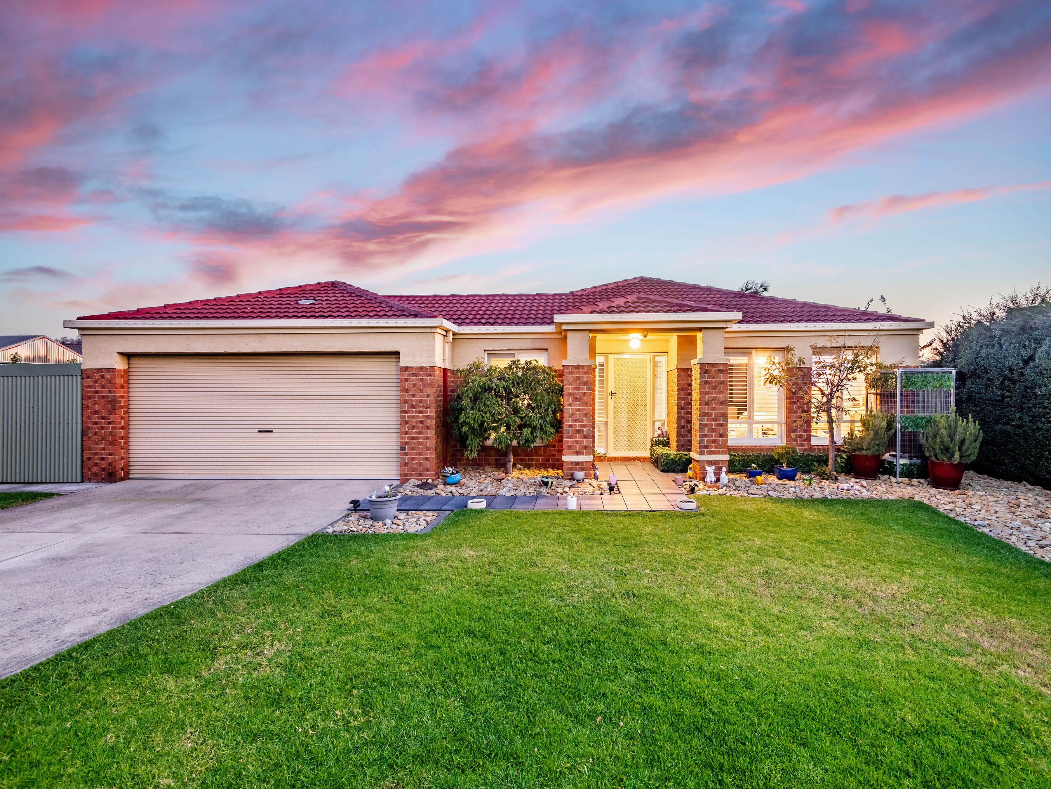 17 Greenock Crescent, Cranbourne East VIC 3977, Cranbourne East - Thumbnail 4