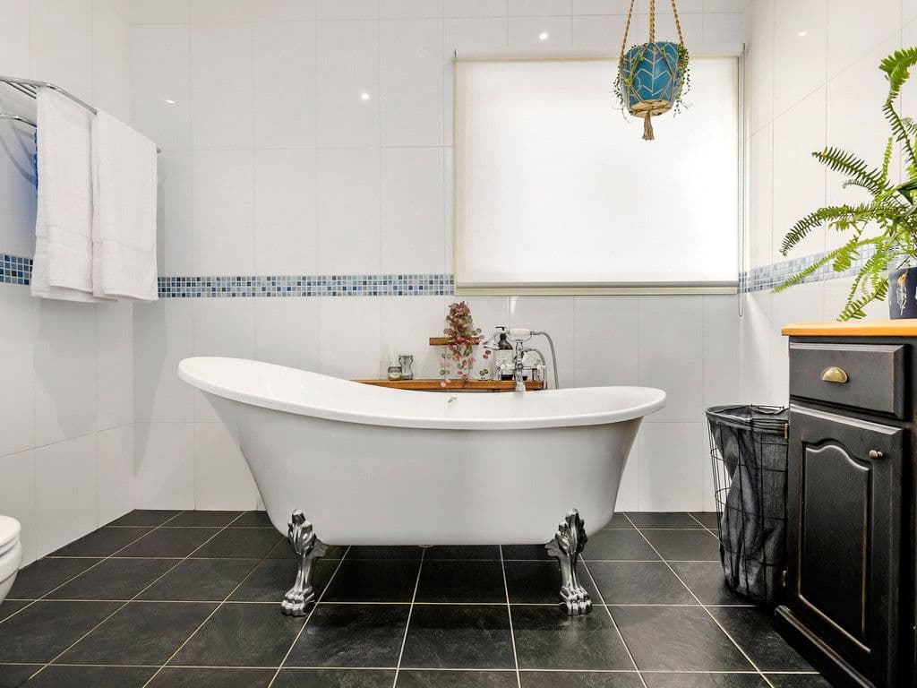 100 Donovans Road, Woodend VIC 3442, Woodend North - Thumbnail 3