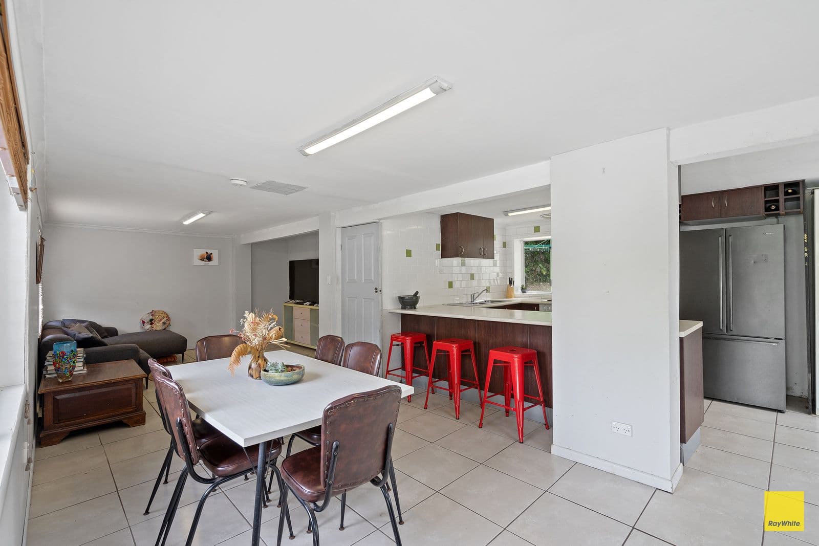 16 Crown Road, Alexandra Hills QLD 4161, Alexandra Hills - Thumbnail 3