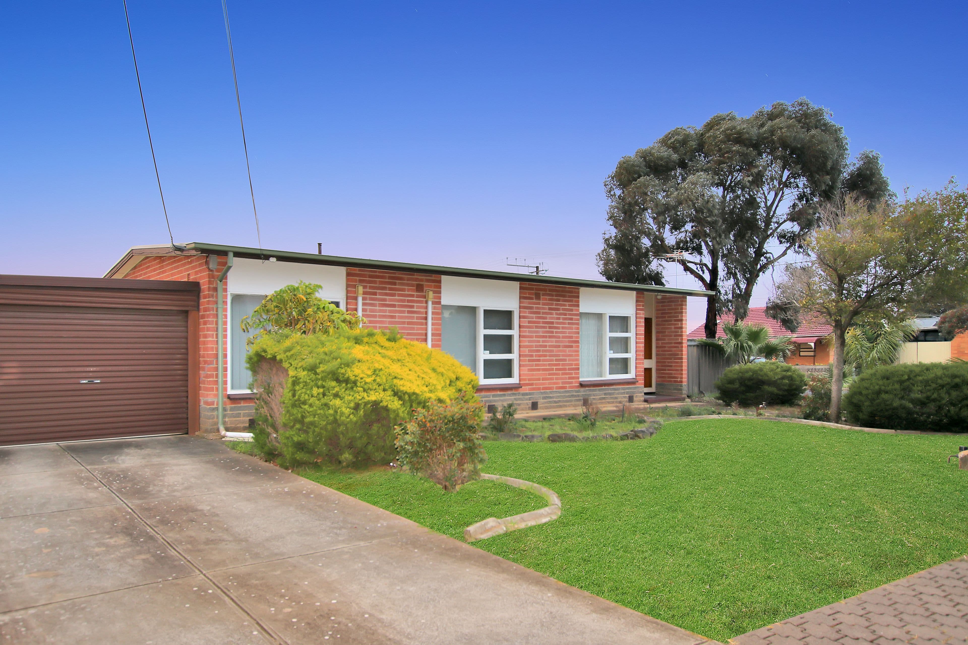 12 Ponsford Crescent, Parafield Gardens SA 5107, Parafield Gardens - Thumbnail 2