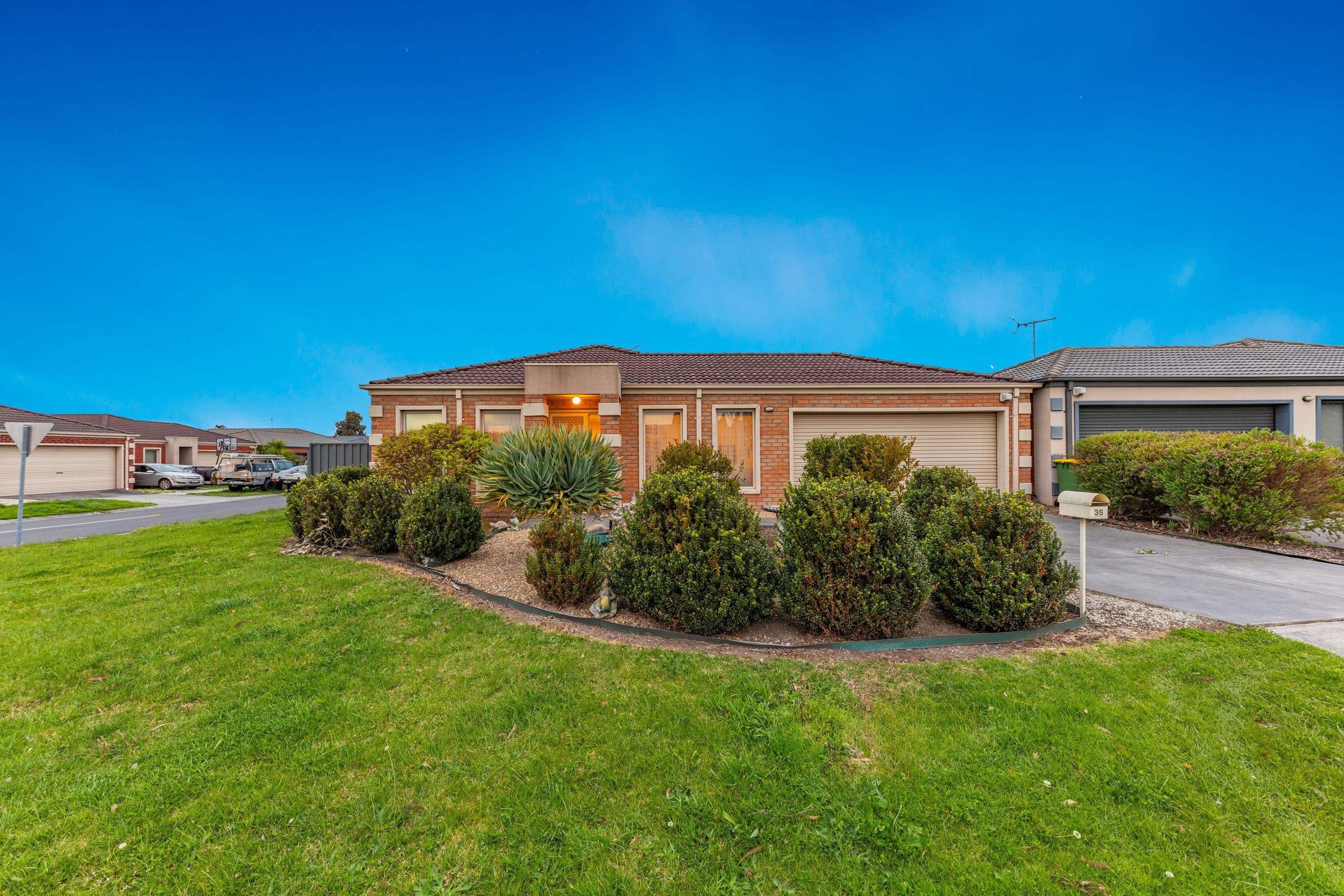 35 Elderberry Way, Pakenham VIC 3810, Pakenham - Thumbnail 3
