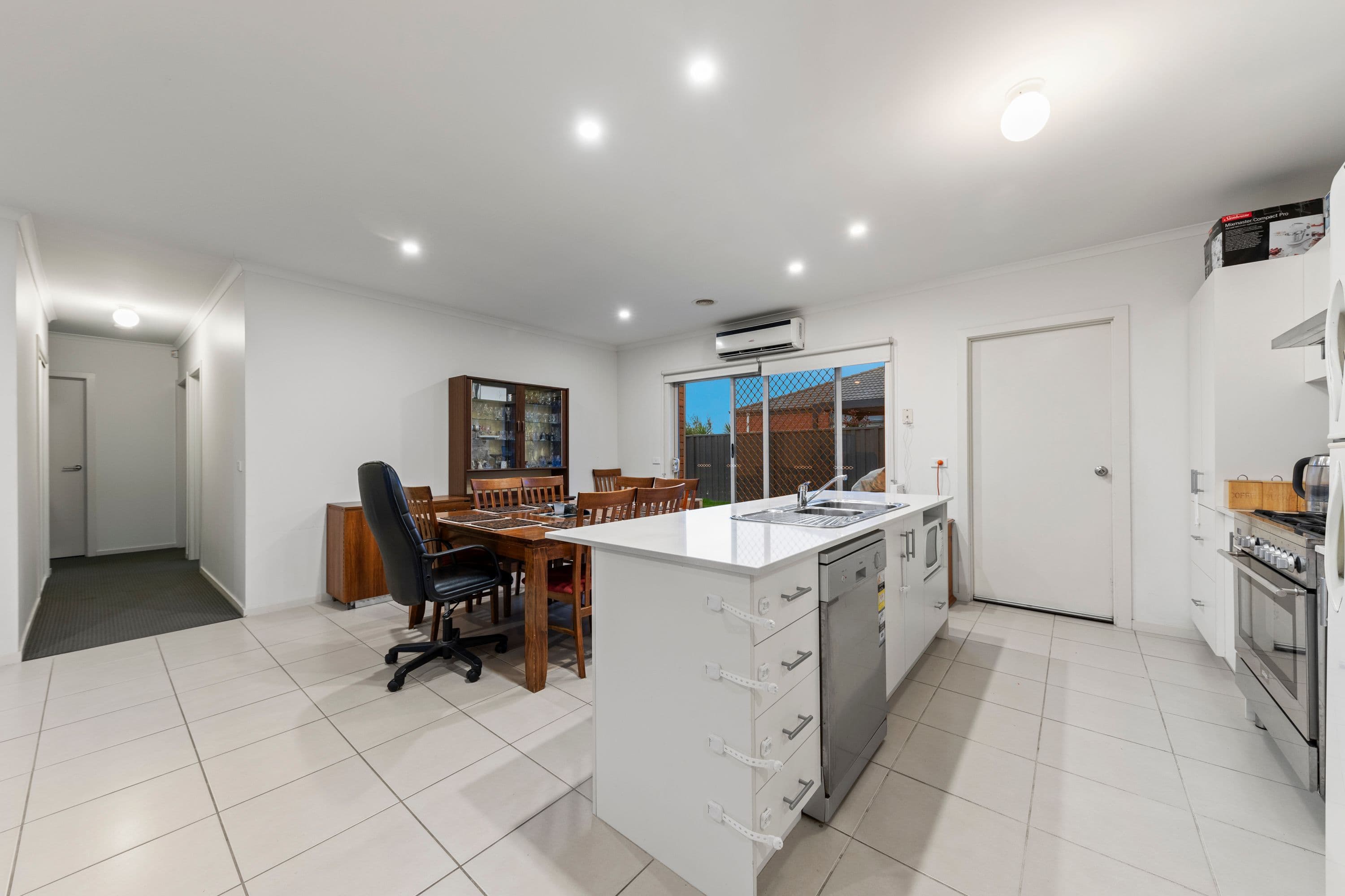 35 Elderberry Way, Pakenham VIC 3810, Pakenham - Thumbnail 6
