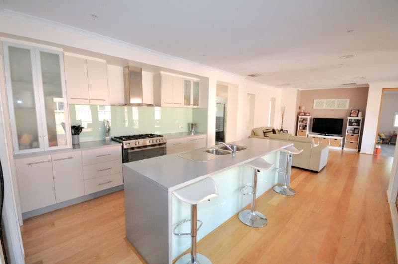 6 Kintyre Court, BANNOCKBURN VIC 3331, Bannockburn - Thumbnail 2