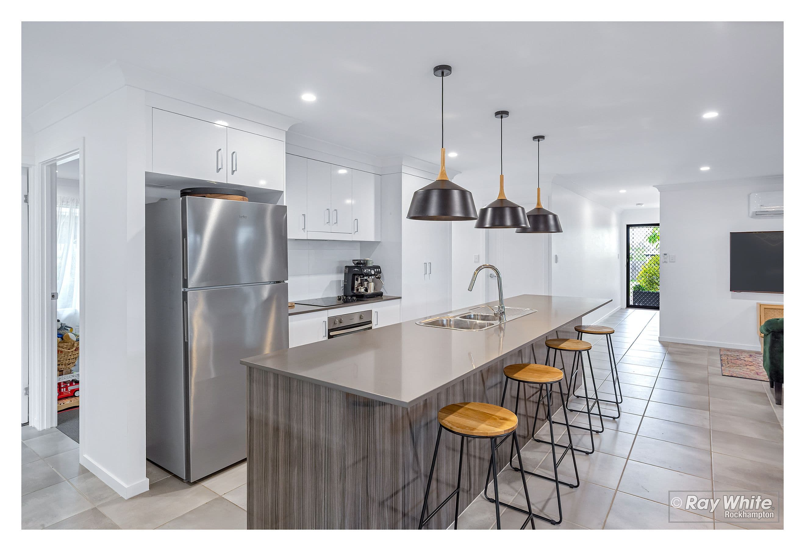 29 Varsity Crescent, Norman Gardens QLD 4701, Norman Gardens - Thumbnail 3