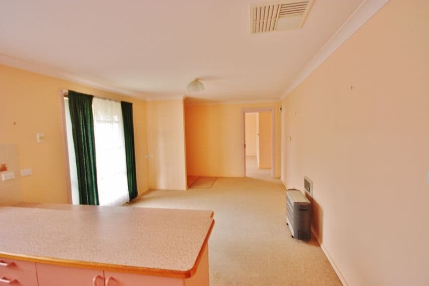 21 Binalong Street, YOUNG NSW 2594, Young - Thumbnail 5